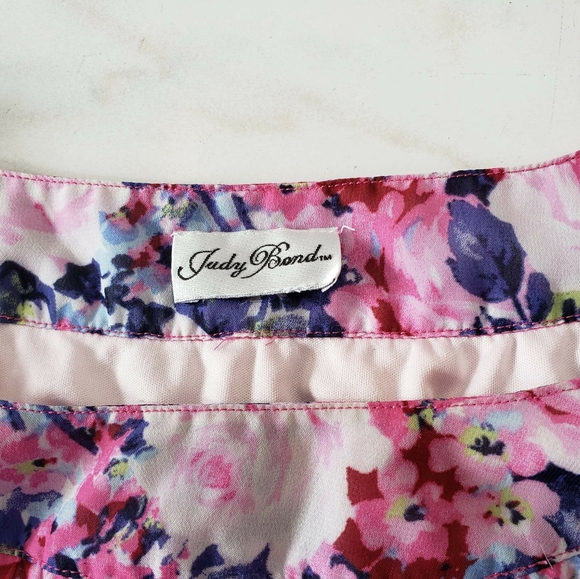 Judy Bond Floral Chiffon Blouse - Picture 2 of 3
